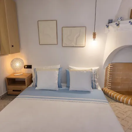 Bright With Garden In Archangelos, 45 M², 2 Pers. * ארכאנגלוס