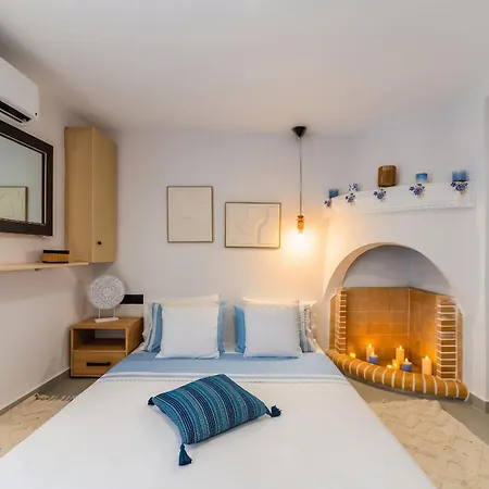Bright With Garden In Archangelos, 45 M², 2 Pers. דירה