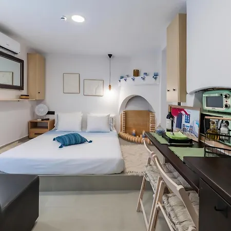 Bright With Garden In Archangelos, 45 M², 2 Pers. * ארכאנגלוס