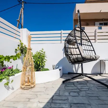 Bright With Garden In Archangelos, 45 M², 2 Pers. *