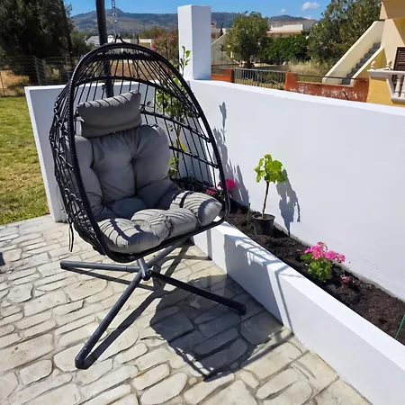 דירה Bright With Garden In Archangelos, 45 M², 2 Pers. ארכאנגלוס