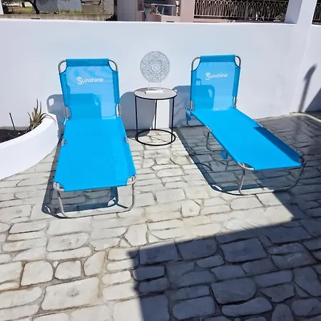 Bright With Garden In Archangelos, 45 M², 2 Pers. דירה *