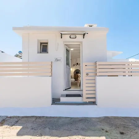 Bright With Garden In Archangelos, 45 M², 2 Pers. *