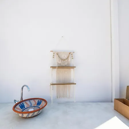Bright With Garden In Archangelos, 45 M², 2 Pers.