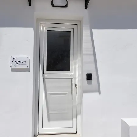 Bright With Garden In Archangelos, 45 M², 2 Pers. * ארכאנגלוס